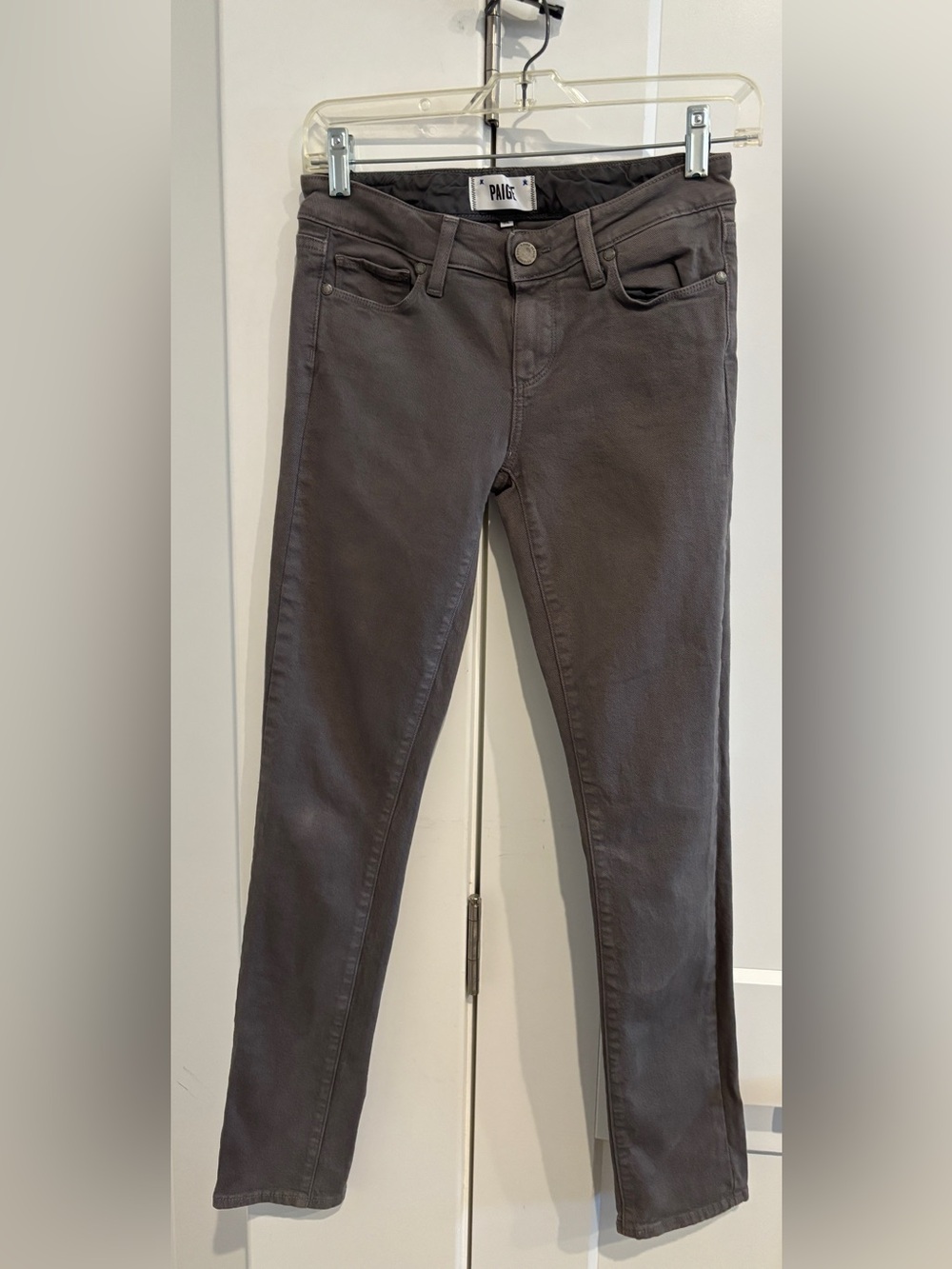 PAIGE Skyline Skinny Jeans. Mobile Wash Size 26